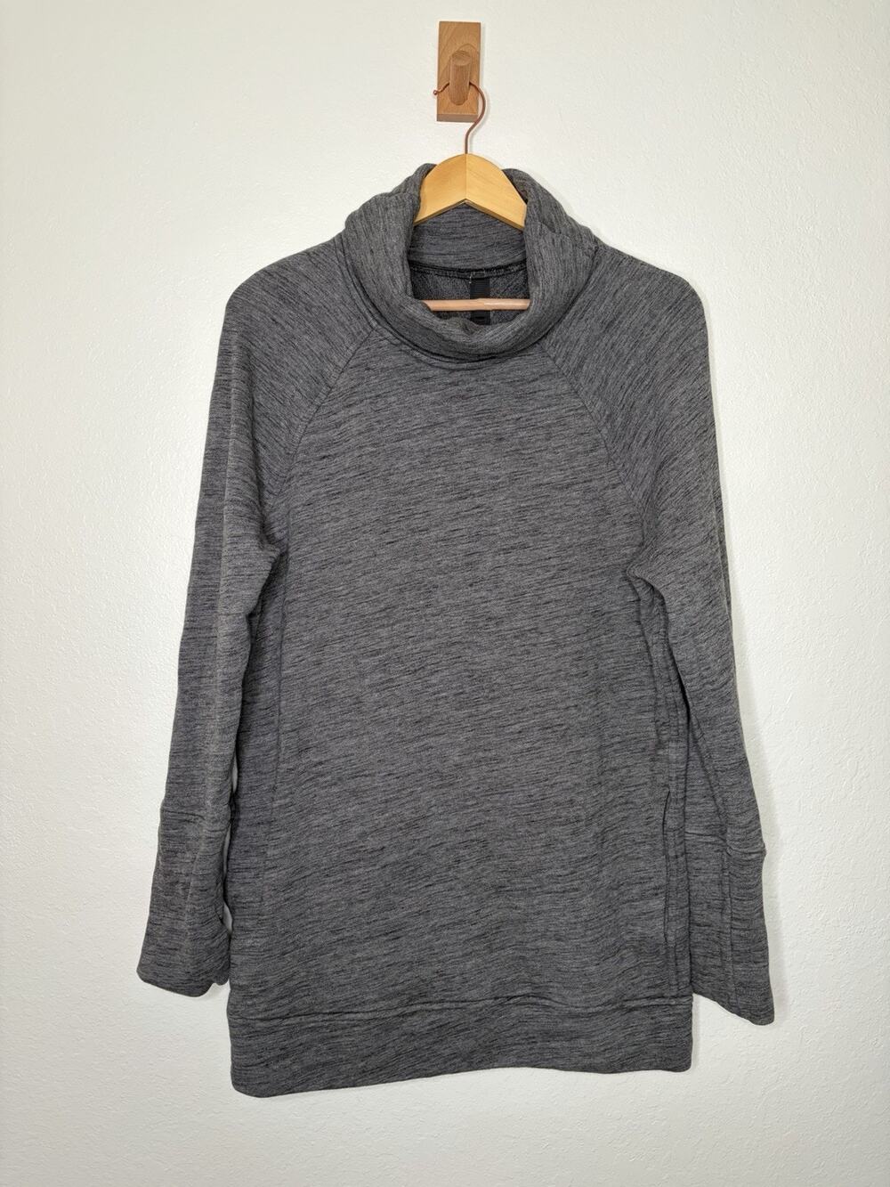 Lululemon To You Tunic in Grey Size 12 Athleisure Sporty Loungewear